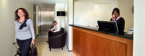 City Edge East Melbourne Serviced Apartm - Palm Beach Accommodation 1