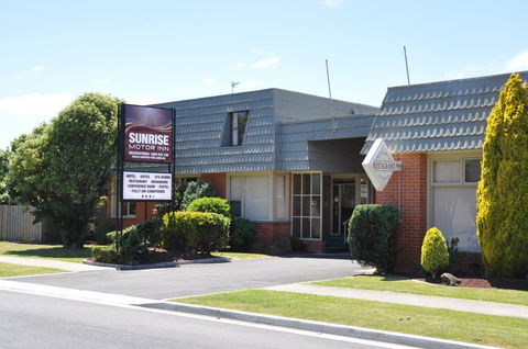 Sunrise Motor Inn - Palm Beach Accommodation 0