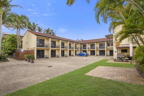 Best Western Airport 85 Motel - Palm Beach Accommodation 0
