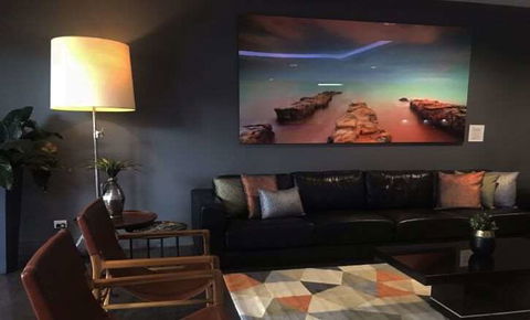 H on Smith Hotel - Palm Beach Accommodation 2