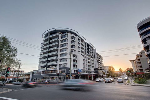 Adina Apartment Hotel Wollongong - Palm Beach Accommodation 2
