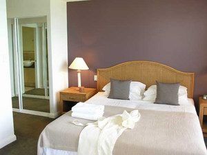 Sea Change Beachfront Apartments - Palm Beach Accommodation 1