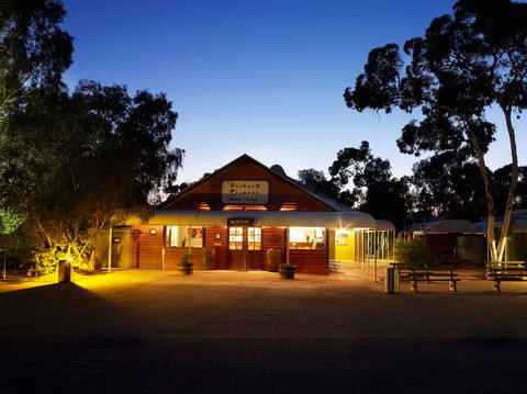 Outback Hotel & Lodge - Palm Beach Accommodation 0