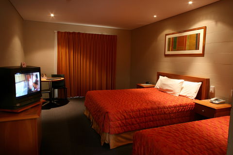 Outback Hotel & Lodge - Palm Beach Accommodation 2