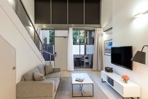 Meriton Suites Waterloo - Palm Beach Accommodation 2