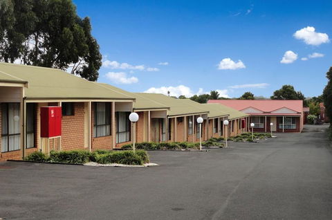Victoria Lodge Motor Inn & Serviced Apts - Palm Beach Accommodation 0