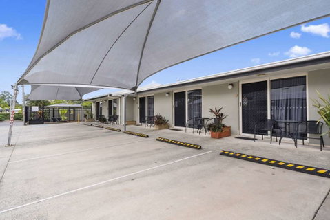Caboolture Central Motor Inn, SureStay Collection - Palm Beach Accommodation 3