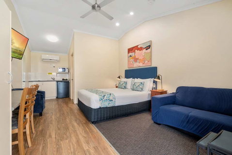 Caboolture Central Motor Inn, SureStay Collection - Palm Beach Accommodation 11