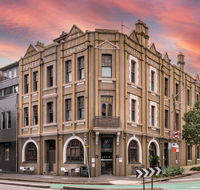 The Vulcan Hotel - Palm Beach Accommodation