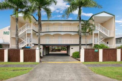 Cairns City Sheridan - Palm Beach Accommodation 0