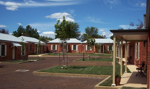 Ross Motel & Caravan Park - Palm Beach Accommodation 0