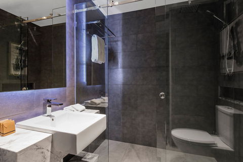 Gambaro Hotel - Palm Beach Accommodation 2