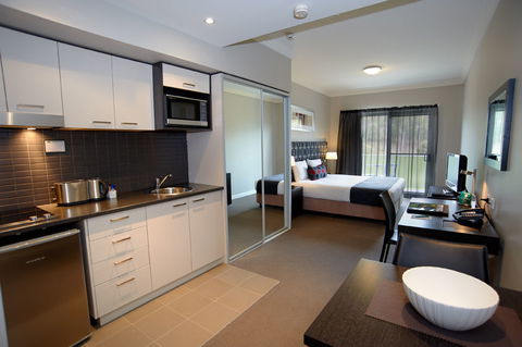 Quest Campbelltown Serviced Apartments - Palm Beach Accommodation 2