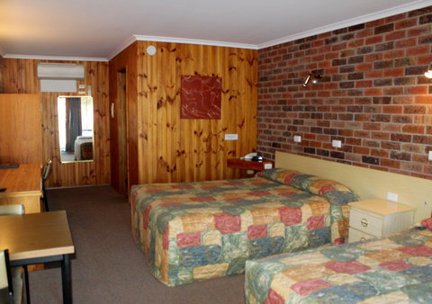 Riverland Motel - Palm Beach Accommodation 1
