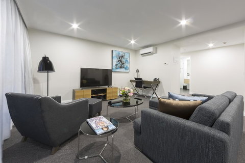 Avenue Hotel Canberra - Palm Beach Accommodation 33