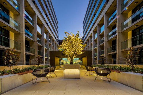 Avenue Hotel Canberra - Palm Beach Accommodation 22