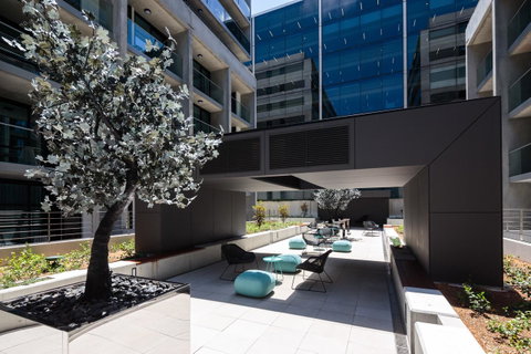 Avenue Hotel Canberra - Palm Beach Accommodation 23