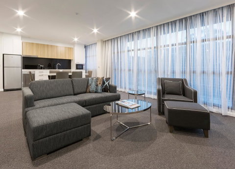 Avenue Hotel Canberra - Palm Beach Accommodation 8
