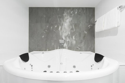 Avenue Hotel Canberra - Palm Beach Accommodation 19