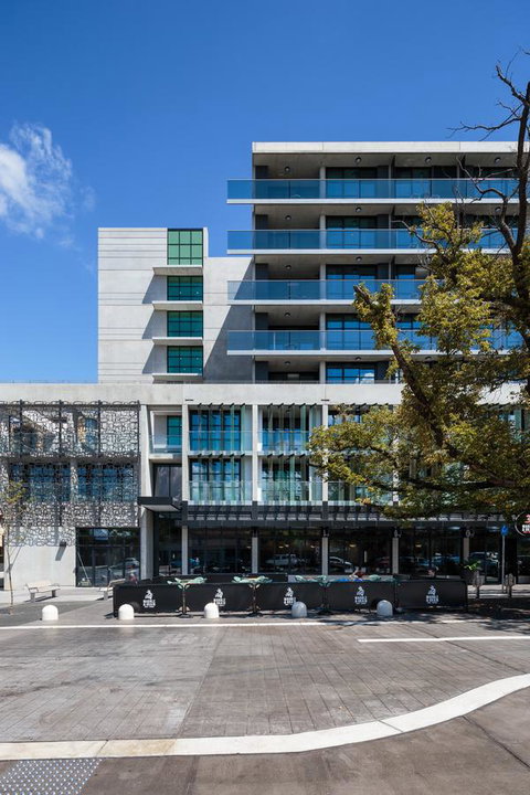 Avenue Hotel Canberra - Palm Beach Accommodation 24