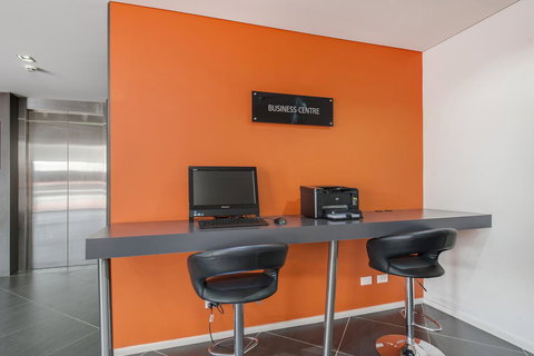 Abode Tuggeranong - Palm Beach Accommodation 12