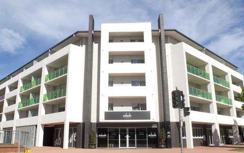 Abode Tuggeranong - Palm Beach Accommodation 0