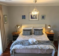 Finches Canberra - Palm Beach Accommodation