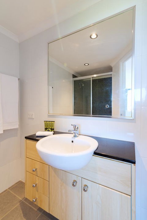 ALLARA CANBERRA - Palm Beach Accommodation 13