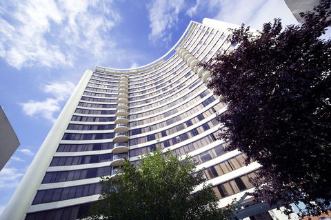 BreakFree Capital Tower Apartments - Palm Beach Accommodation 1