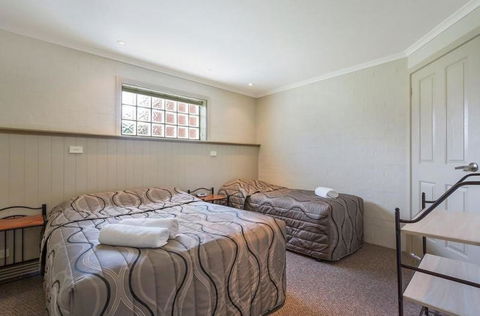 Heritage House Motel & Units - Palm Beach Accommodation 19