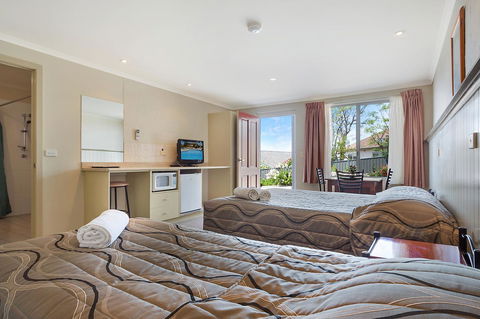Heritage House Motel & Units - Palm Beach Accommodation 7