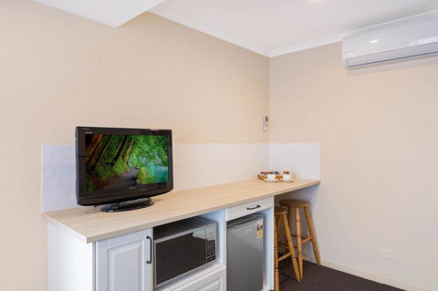 Heritage House Motel & Units - Palm Beach Accommodation 4