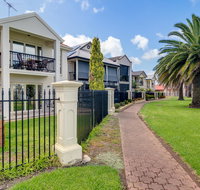 Port Adelaide Harbourside House - Palm Beach Accommodation