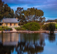 Stonewell Cottages and Vineyards - Palm Beach Accommodation
