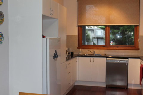 \'Point Break\' Your Waterfront Break At The Point - Palm Beach Accommodation 8