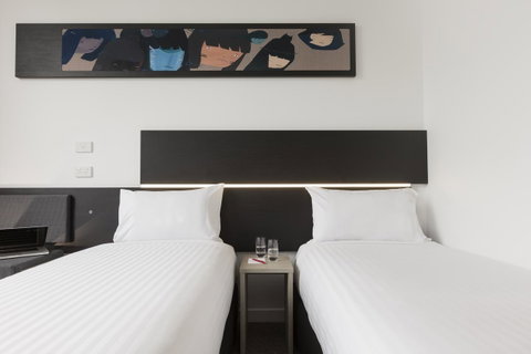 Ibis Adelaide - Palm Beach Accommodation 5