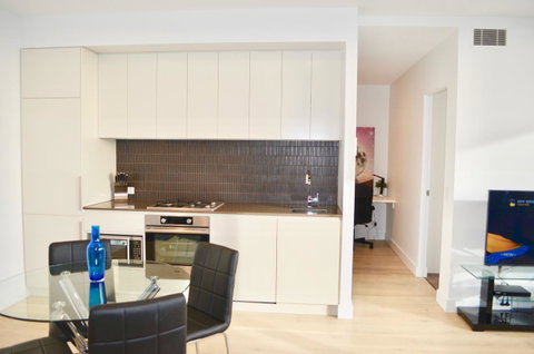 VUEonKW - Palm Beach Accommodation 6