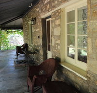 Hillside Cottage - Palm Beach Accommodation