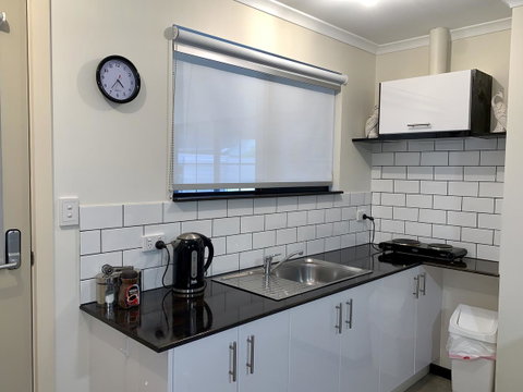 Inna Nutshell - Palm Beach Accommodation 3