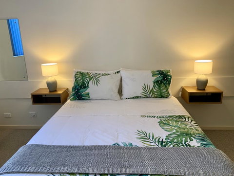 Inna Nutshell - Palm Beach Accommodation 13