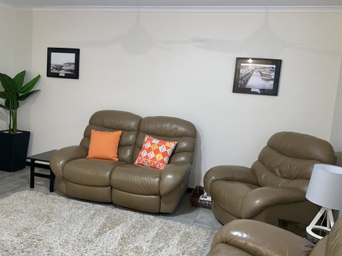 Inna Nutshell - Palm Beach Accommodation 5