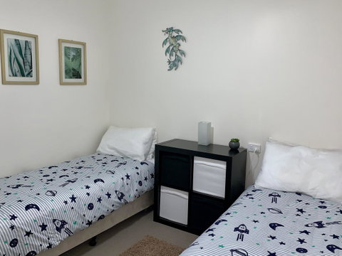 Inna Nutshell - Palm Beach Accommodation 19