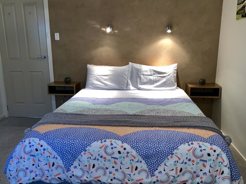 Inna Nutshell - Palm Beach Accommodation 18