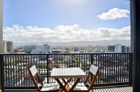 Whitmore SQ - Palm Beach Accommodation 14