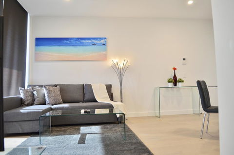 Whitmore SQ - Palm Beach Accommodation 3