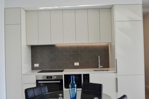 Whitmore SQ - Palm Beach Accommodation 5