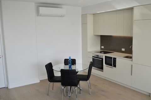 Whitmore SQ - Palm Beach Accommodation 6