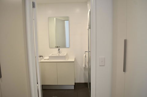 Whitmore SQ - Palm Beach Accommodation 13