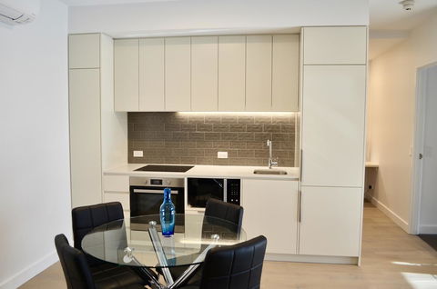 Whitmore SQ - Palm Beach Accommodation 4