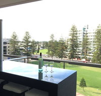 Beachside Luxury getaway in Glenelg - Palm Beach Accommodation